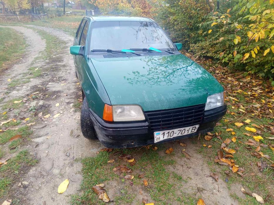 Продам кадета дизель 1.6. можливий обмін з моєю доплатою