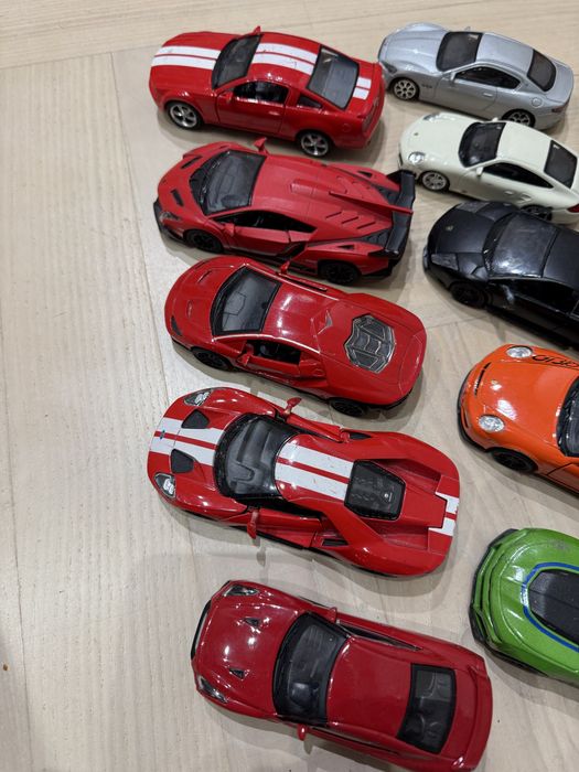 Металеві машинки модельки Porsche Lamborghini Mercedes Mustang Geep