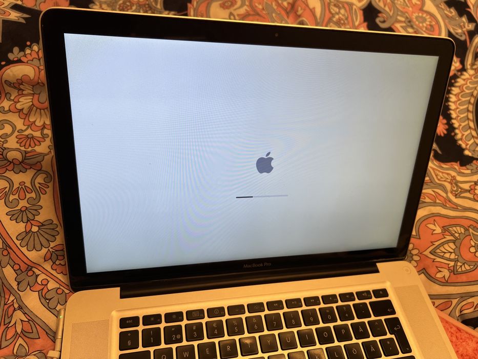 MacBook Pro 15” 4gb
