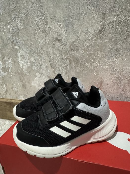 Кросівки adidas Tensaur (15 см)