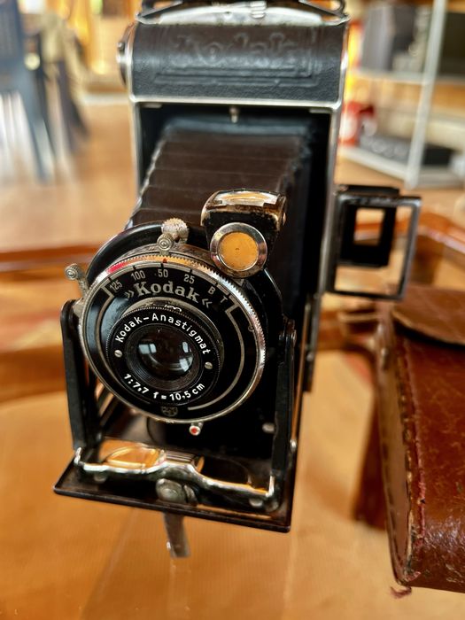Antiga maquina fotografica de fole kodak