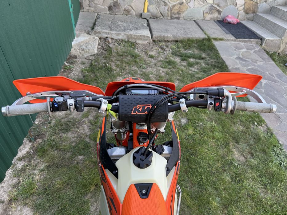KTM 2025 EXC 300 Champion Edition