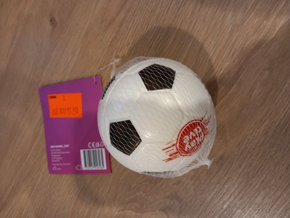 Gumowa skacząca piłka do wody odbijająca się od wody 9 cm