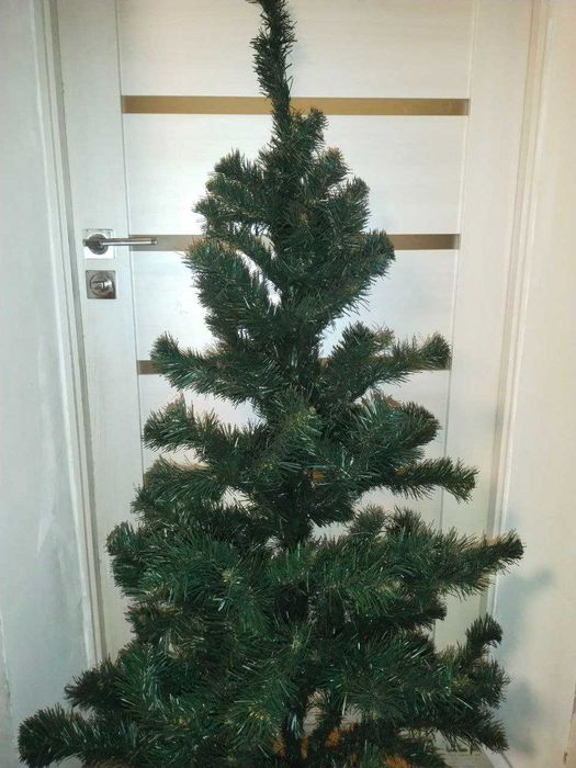 Продам новорічну  ялинку, штучну