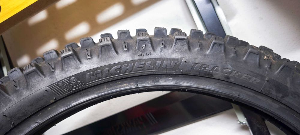 Pneu Michelin 90/90-21 54R TT Tracker (Frente)