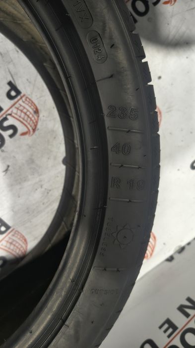 2 pneus semi novos 235-40R19 Kleber - Oferta dos Portes