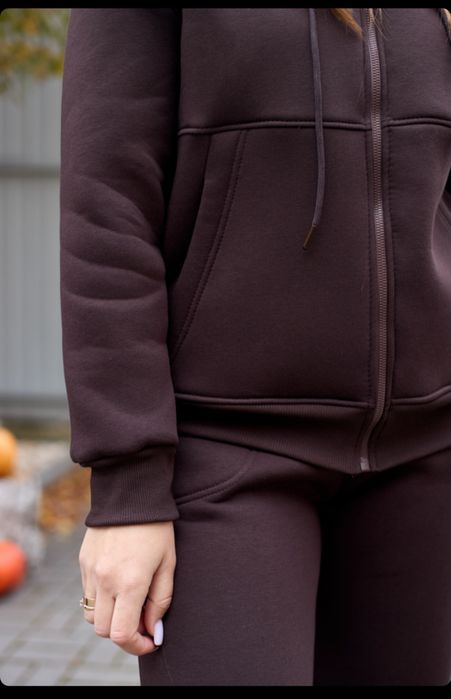 Тёплый женский спортивный костюм на флисе, шоколадный цвет

Описание: