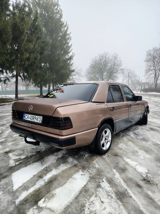 Продам Mercedes W124 3.0 дизель