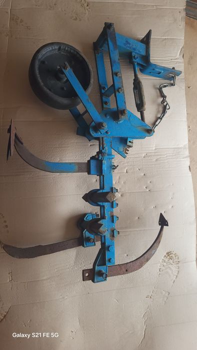 Продам секції міжрядного культиватора КРН