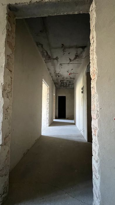 Велика трикімнатна квартира в одній із кращих новобудов