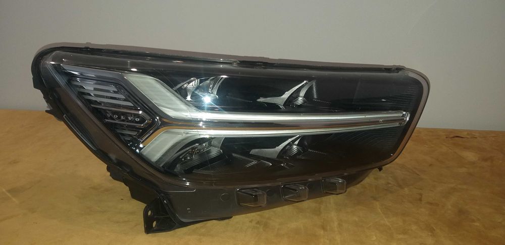 Lampy przednie Volvo xc40 full mid led