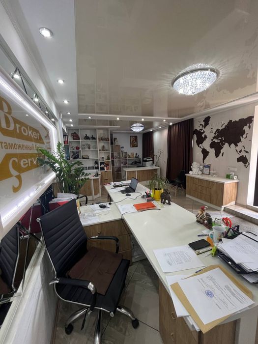 Продаю Комерческое Помещение Центр ( Мариупольская) возле  Грифеля