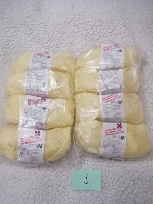 Novelos vários de lã