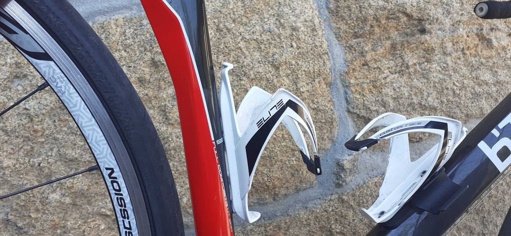 Bicicleta de estrada, quadro e garfo em carbono