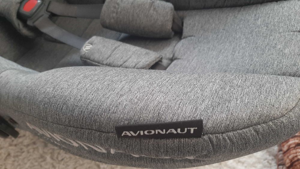 Fotelik samochodowy lekki Avionaut Pixel 0-13 kg + adaptery Muvvo