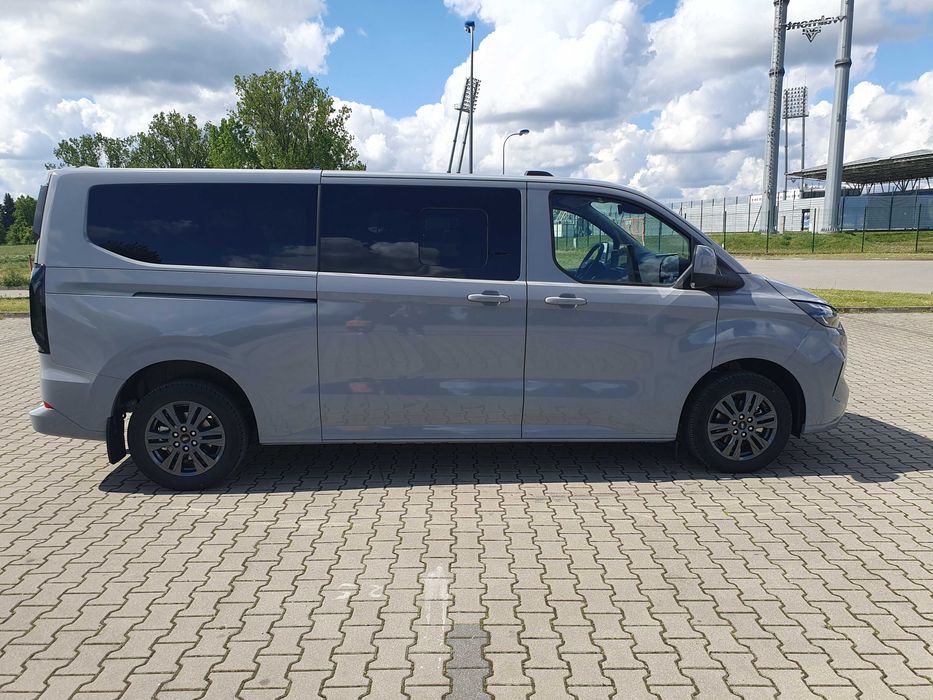 Wynajem Busa 9 osobowego Ford Transit Custom Long 2025r.