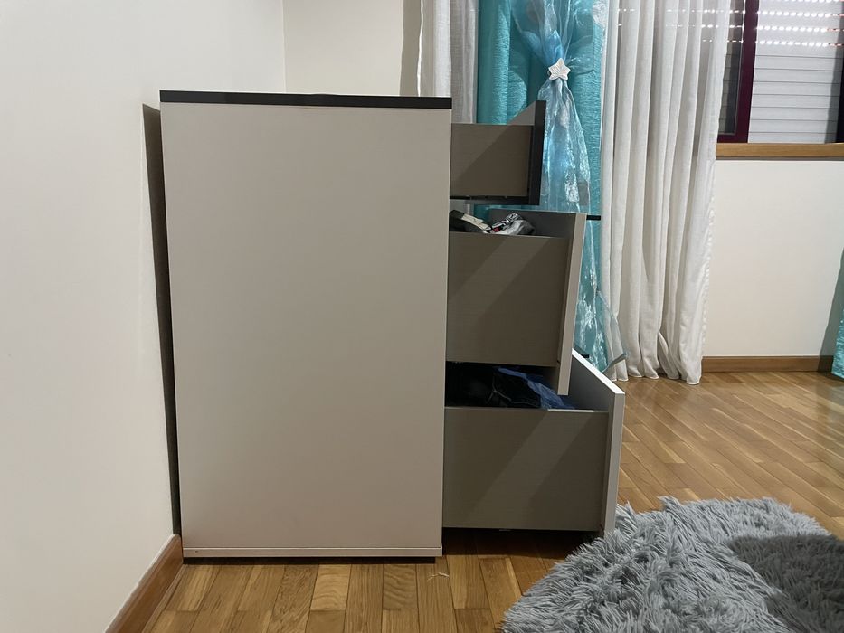 Mobilia de quarto (cama sem colchao)