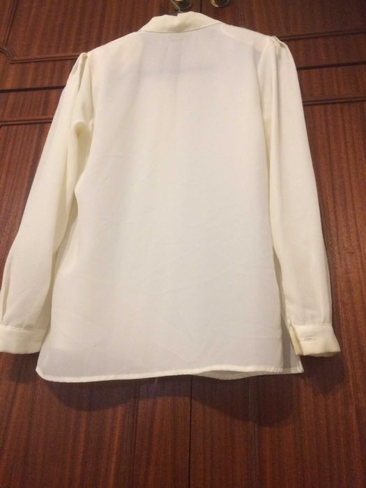 Camiseiro de mulher.