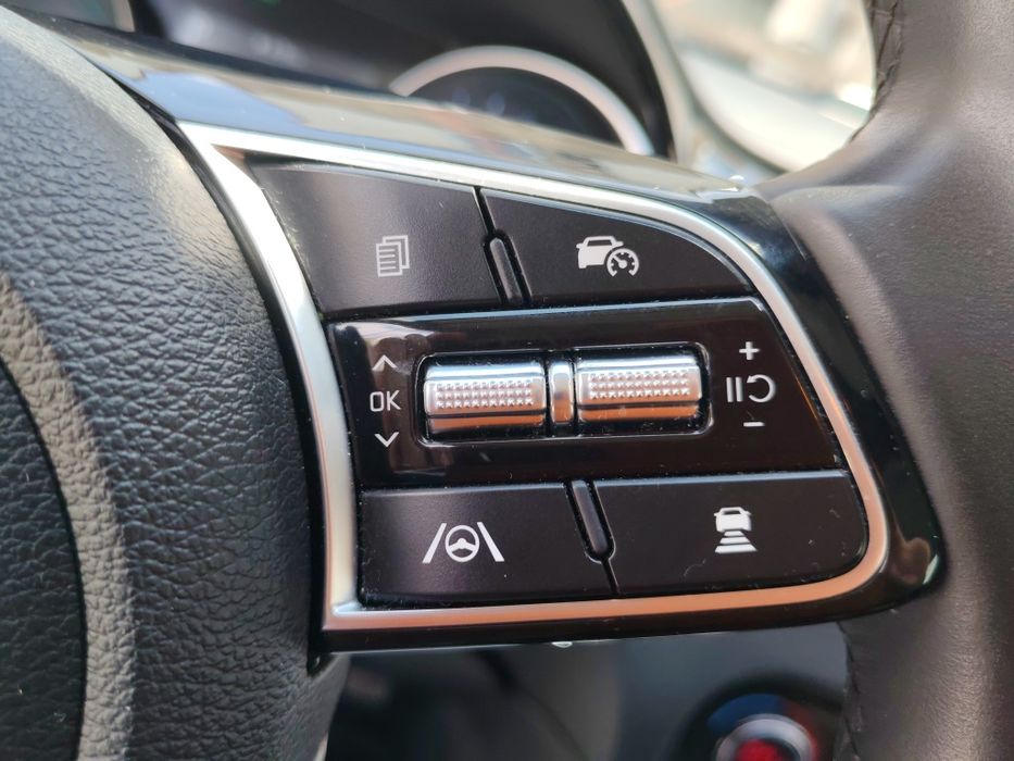 Kia Xceed plug in híbrido 2024, garantia do fabricante até 2031   32000km, 1Dono muito estimado