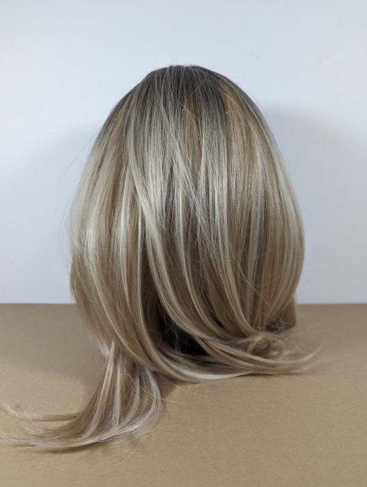Peruka damska grzywka ombre blond pasemka ok 35 cm proste włosy