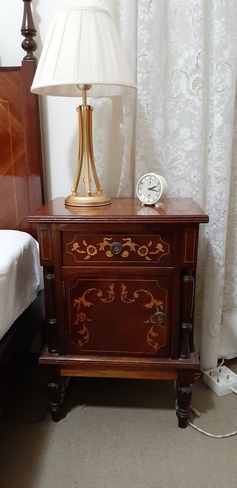 Mobilia quarto Cama, Roupeiro, secretária e cadeira