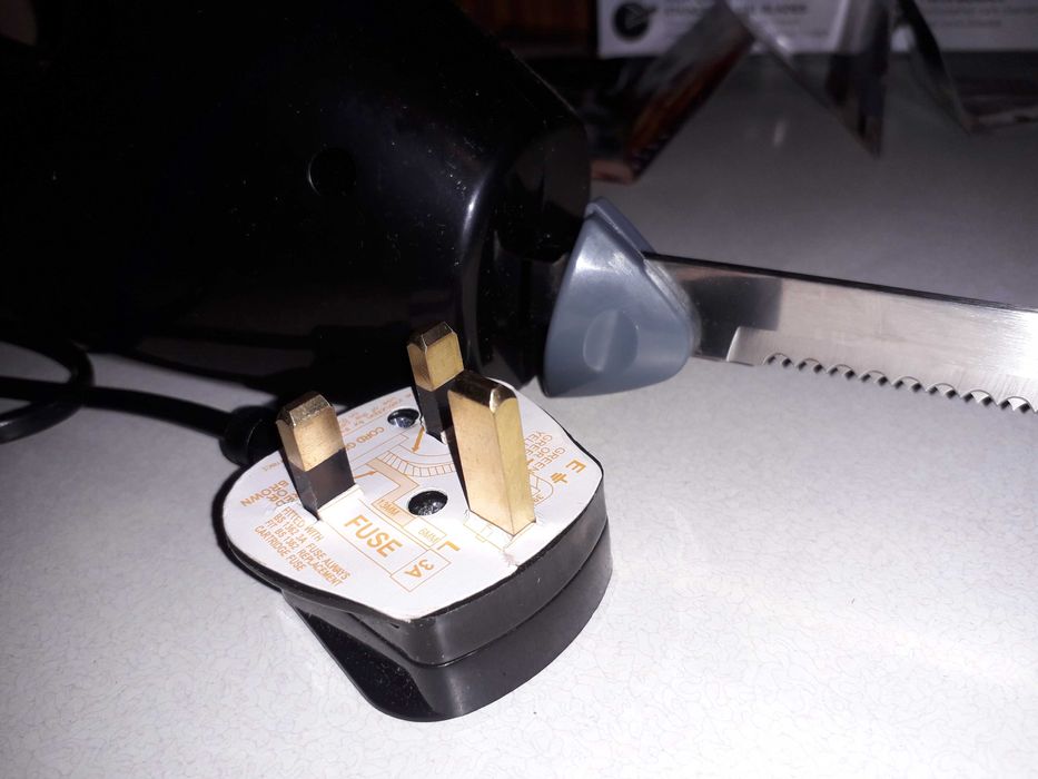 Nóż kuchenny elektryczny 240V ''TOWER'' - NOWY./teraz taniej