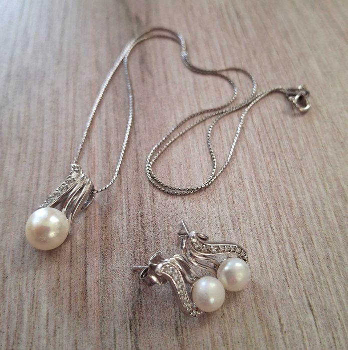 Komplet kolczyki cyrkonie sztuczne perły srebro wisiorek i łanćuszek