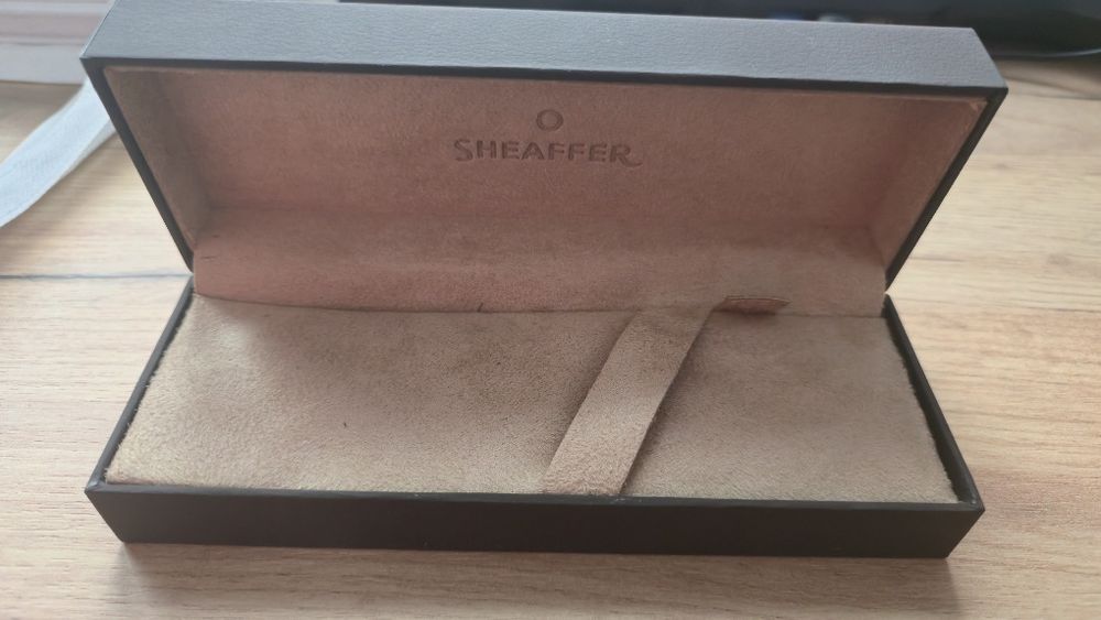 Pudełko na dlugopis sheaffer