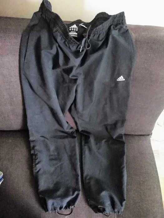 ADIDAS. Spodnie dresowe.