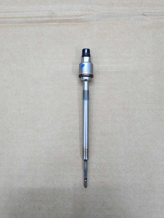 Świeca Zarowa Opel Insignia A 2.0 CDTI z Czujnikiem