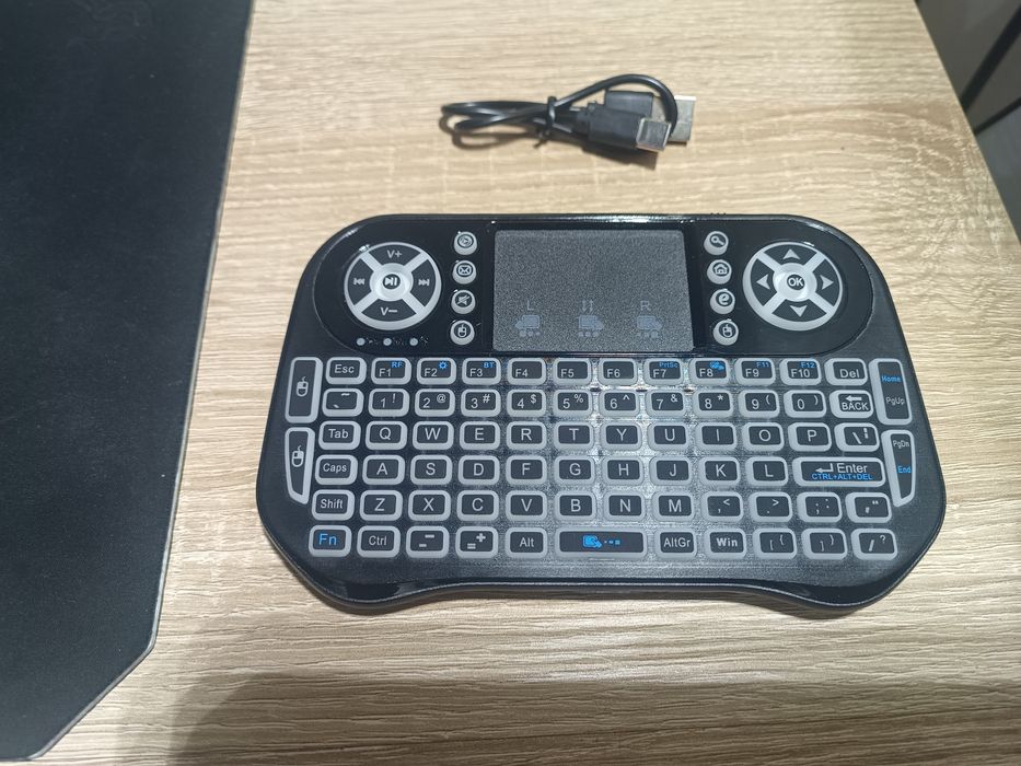 Mini klawiatura 2.4G Bluetooth Android / TV / PC z panelem dotykowym