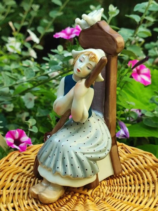 Rzadka figurka porcelanowa "Kopciuszek" ZSRR. Kijów.
