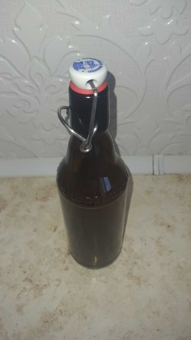 Бутылка 0.5 с крышкой