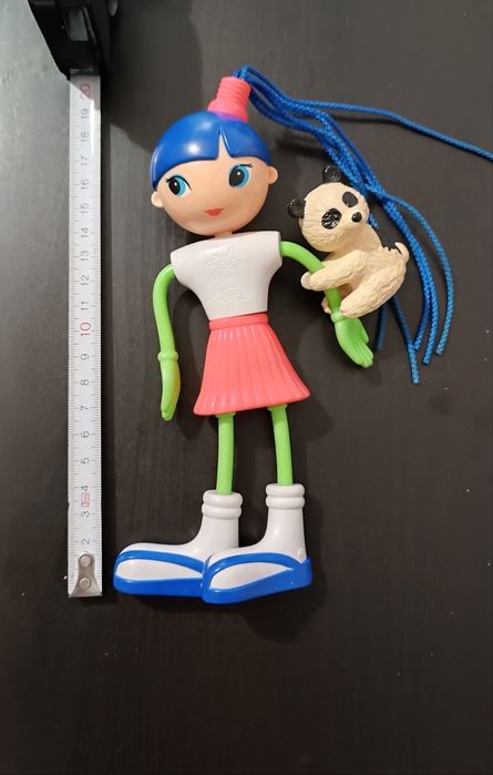 Figura coleção da Macdonald. 2002