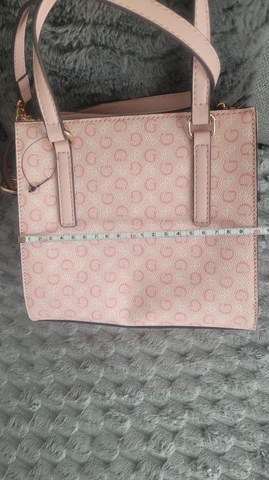 Nowa torebka marki Guess różowa