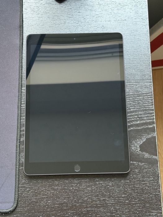 Ipad Wifi + Celular 9° geração 64gb Como Novo