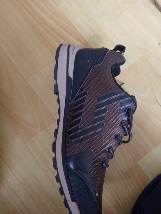 Продам черевики весняні