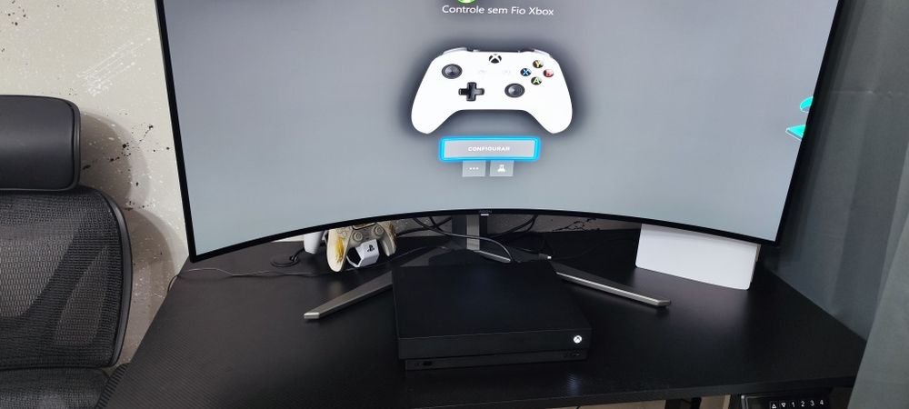 Xbox One X (como nova com FC26 instalado)