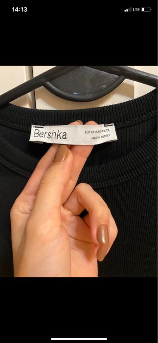 Sukienka mini Bershka z rozcięciem na udzie