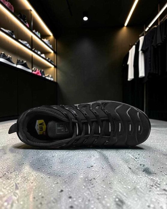 Кросівки жіночі Nike Air VaporMax Plus Triple Black женские кроссовки найк вапормакс