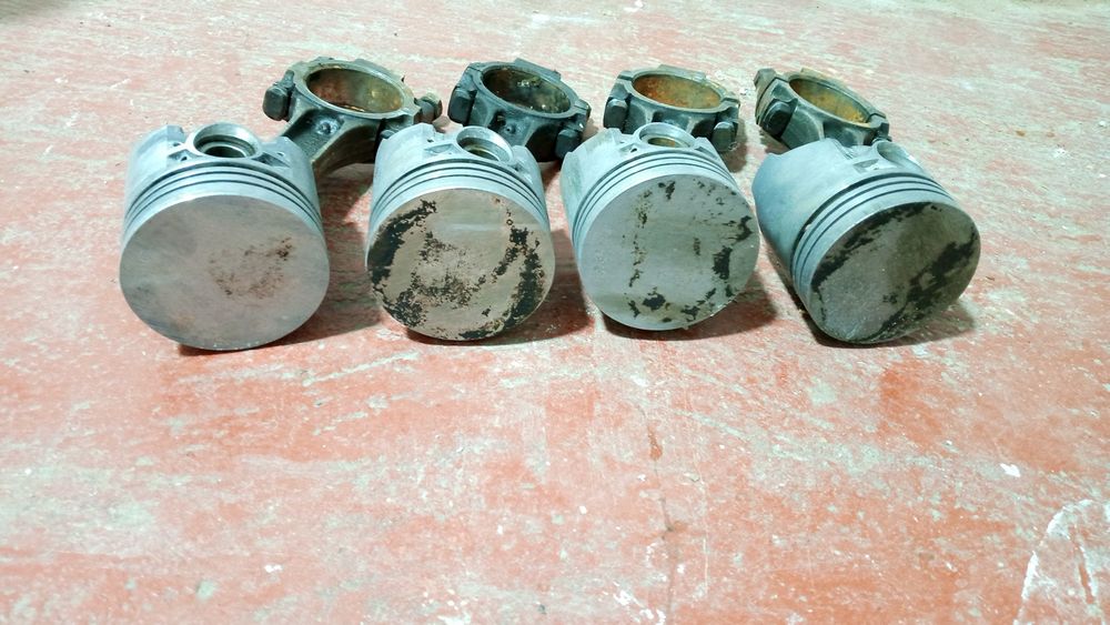 Поршня з шатунами ваз 2101