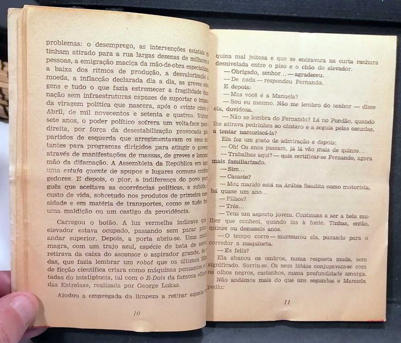 Minilivro Vivemos na Mesma Cidade, de M. M. Almeida
