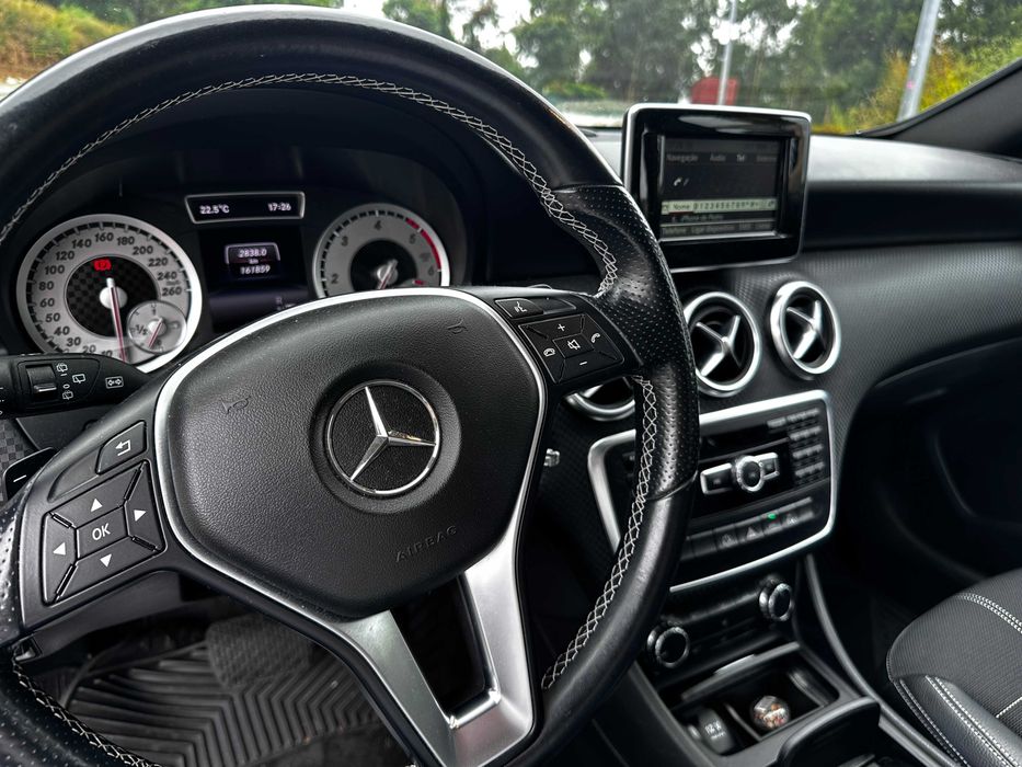 Mercedes-Benz A 200 CDI Urban Auto 7G-DCT | Pack Night | Nacional | 2014