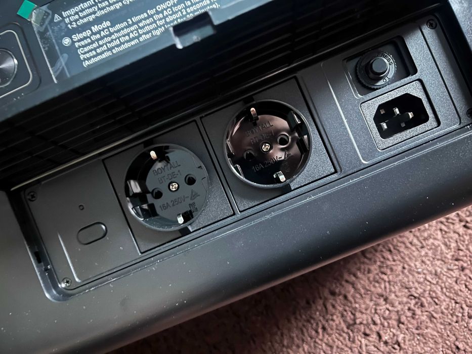 Потужна нова зарядна станція 1800вт LiFePO4 new black