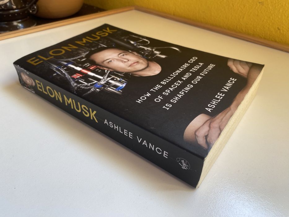 Livro biografia de Elon Musk da Tesla e SpaceX