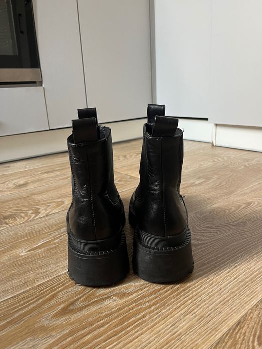 Шкіряні осінні черевики 38 розмір