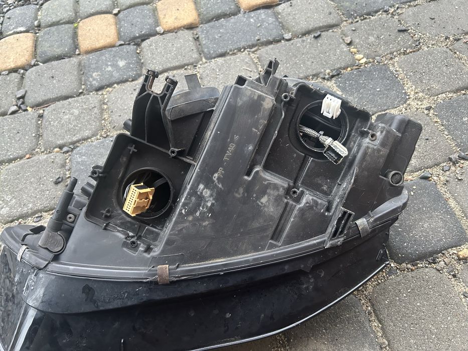 Oryginalna prawa lampa do audi a4 8K0 USA 2013