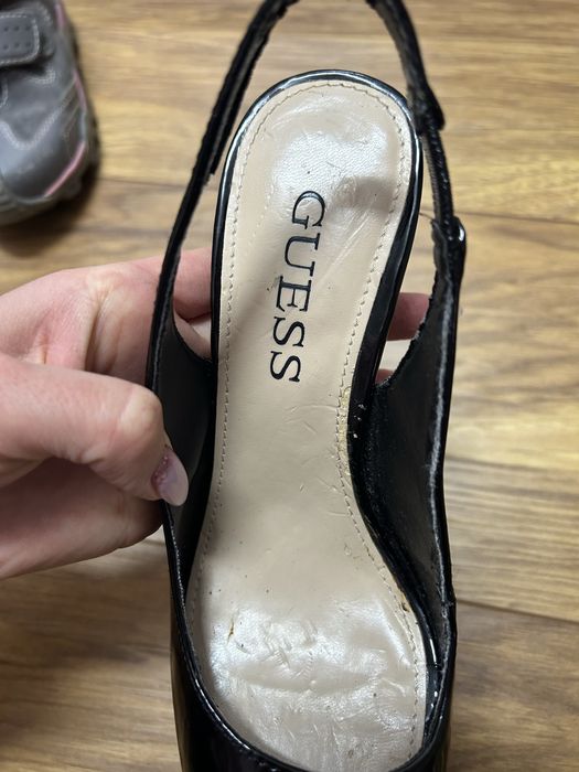 Buty na obcasie Szpilki Guess