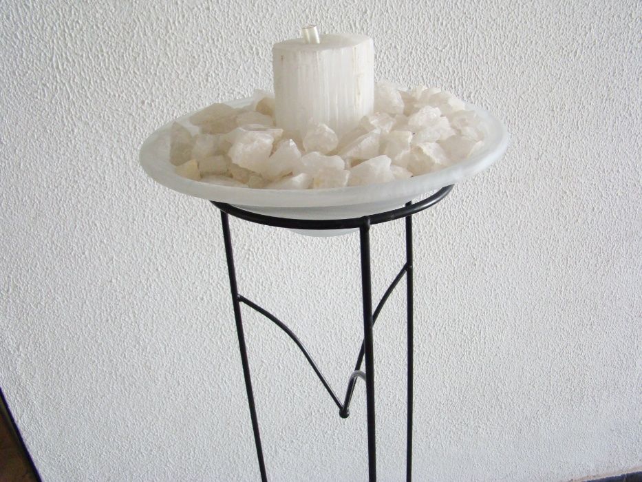 Fonte com pedras cristal e com luz