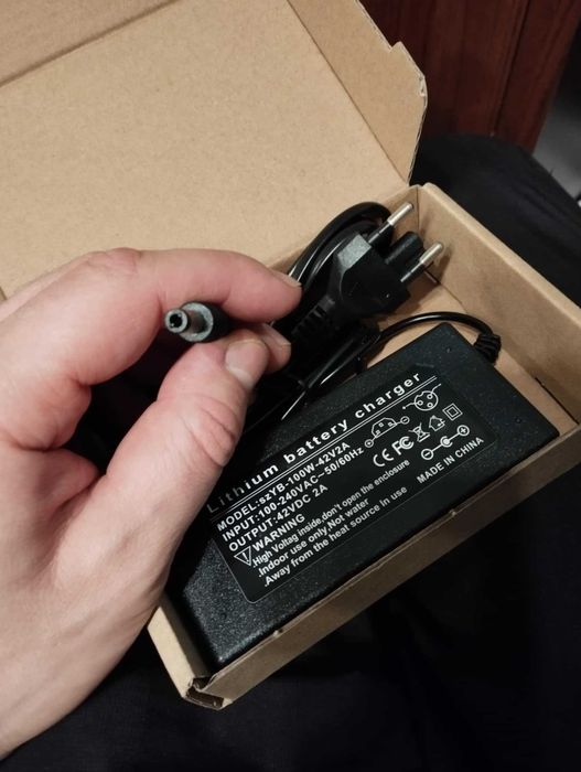 Ładowarka hulajnoga MOTUS 42V 2A 100 wat max